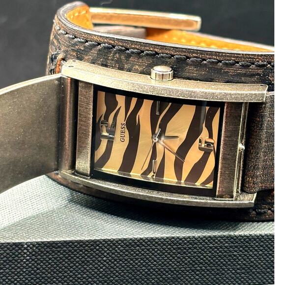Vintage GUESS G55342L Armored Tiger Leather Cuff Flip Cover Y2K Watch main image 6